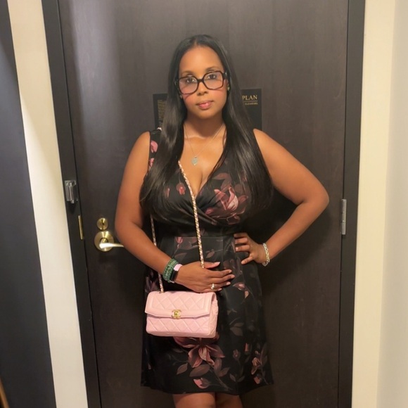 Like this to be notified of my live share shows 💕 - Picture 5 of 16